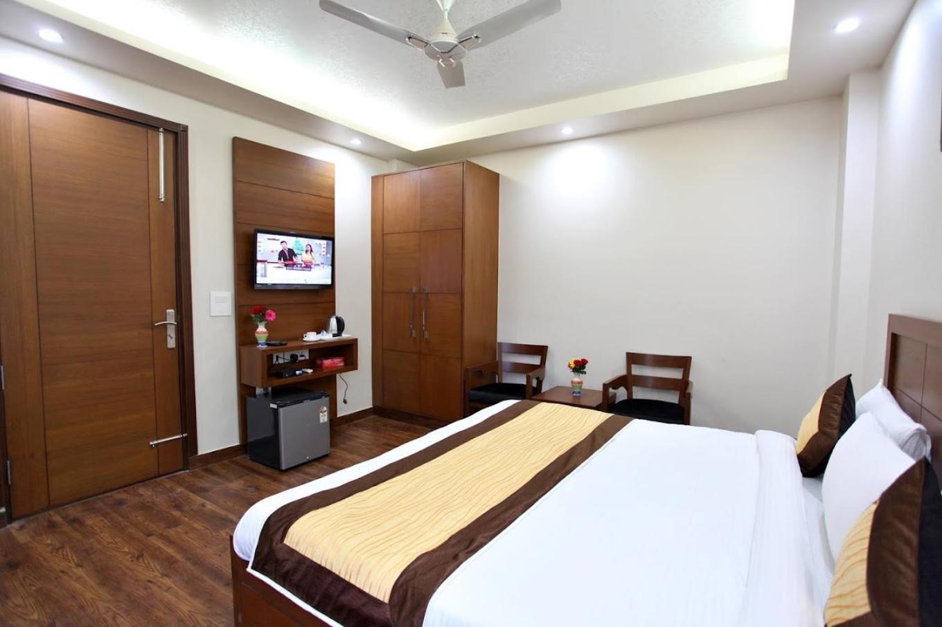 Hotel Hc Grand New Delhi Luaran gambar